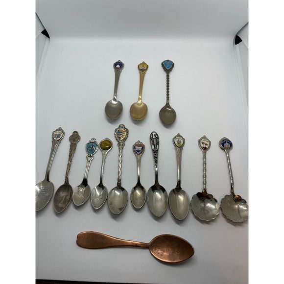 Lot of 14 US Cities and States Collector Spoons - Picture 1 of 7